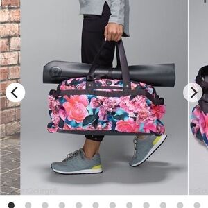 Lululemon Yoga on the Duffle Bag EUC